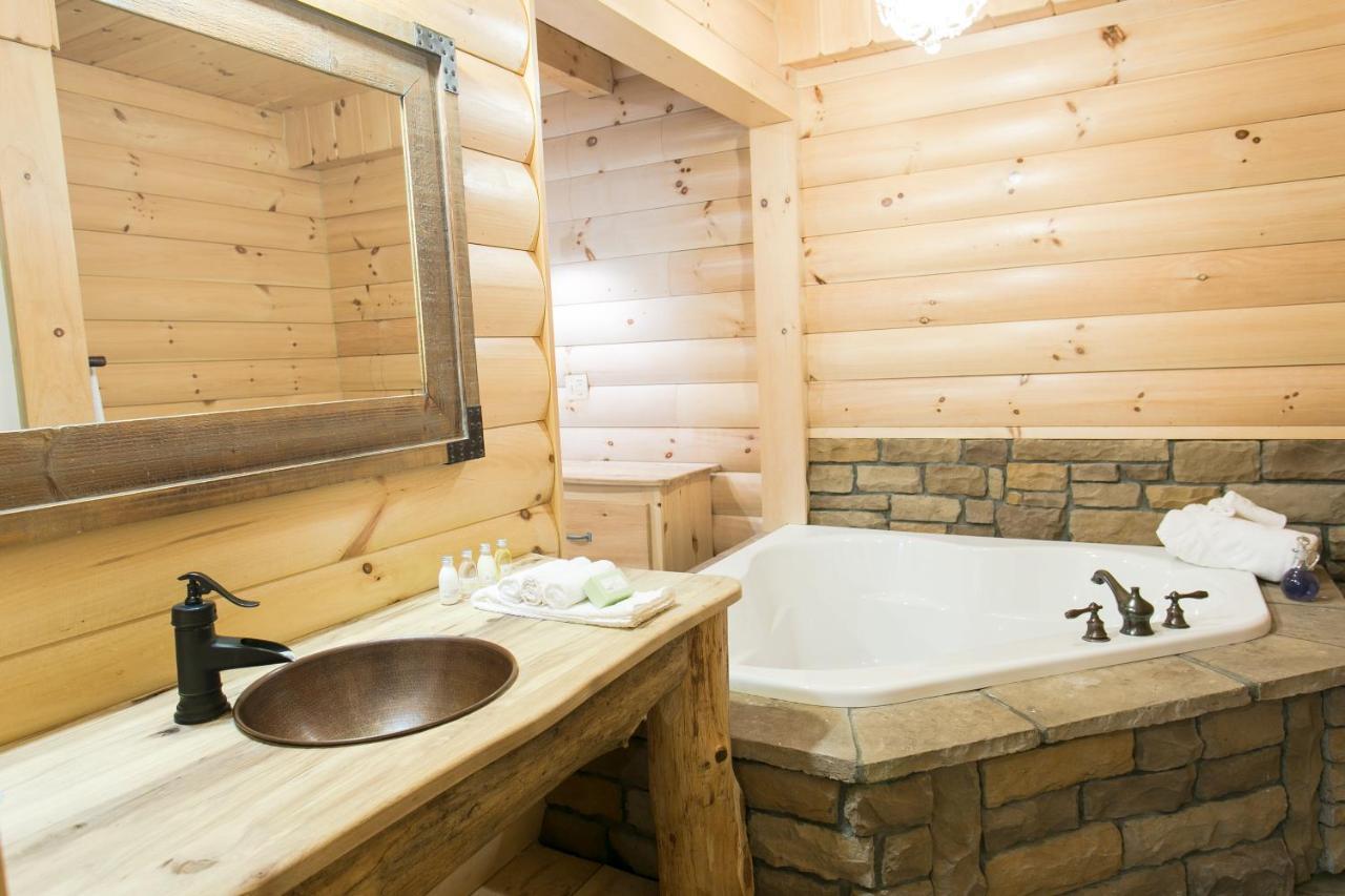 Hummingbird Haven Cabin By Amish Country Lodging Berlin Exterior foto